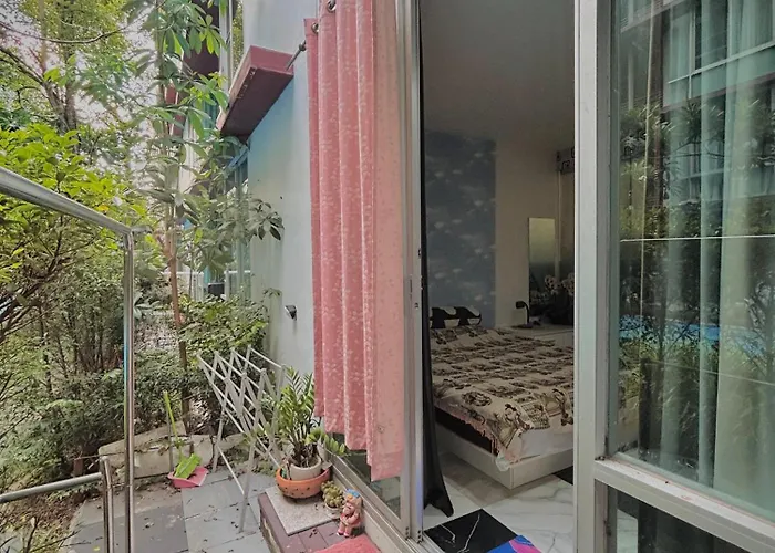 Stylish Furnished, Pool View Prime Location * Bangkok