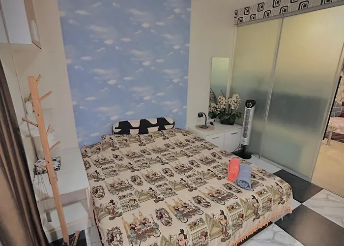 Stylish Furnished, Pool View Prime Location * Bangkok