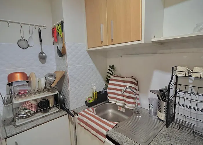 Apartment Stylish Furnished, Pool View Prime Location *